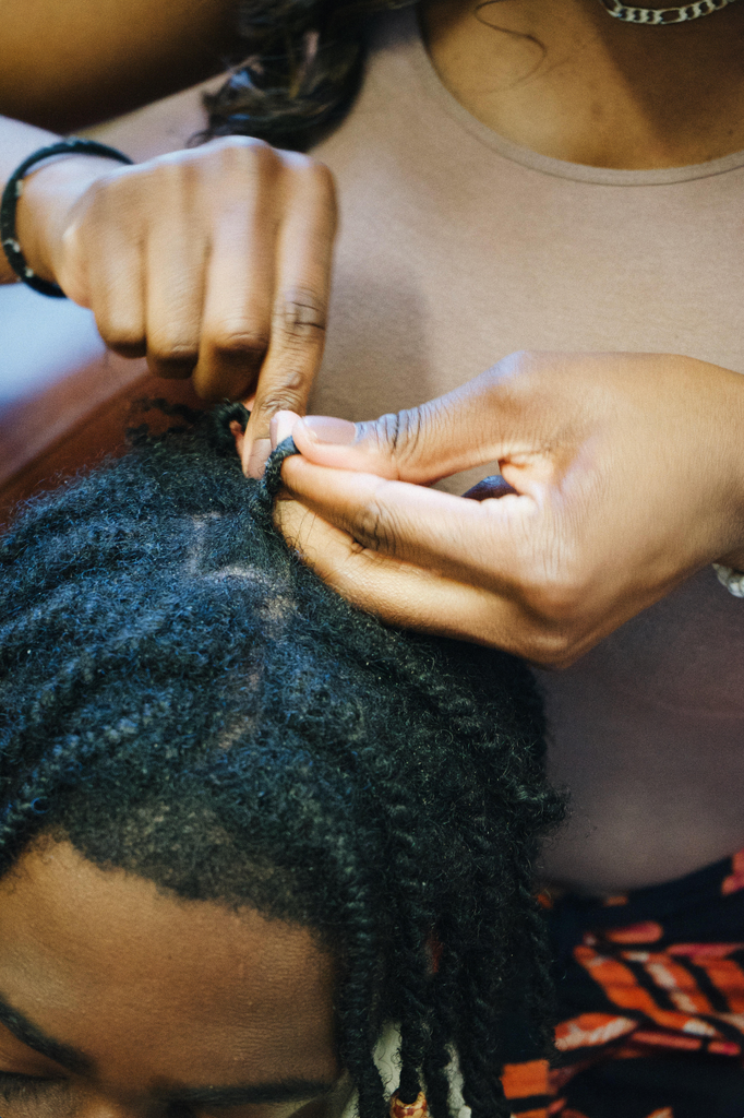 A Olamide Ojegbenro, Ná Dteagmháil lena chuid gruaige