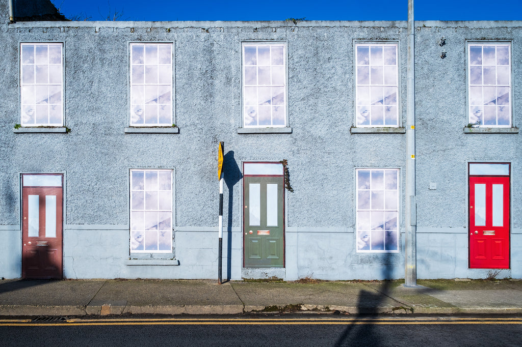 Joanne Betty Conlon, Three’s company