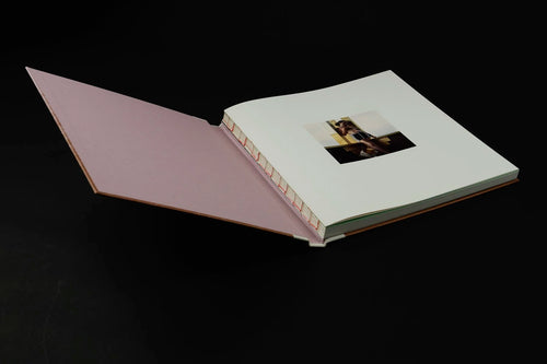 Sistermoon, Siri Kaur